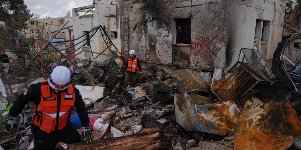 Ираны эрчим хүчний станцуудад цохилт үзүүлбэл Ормузын хоолойгоо даруй хаана хэмээн мэдэгдэв