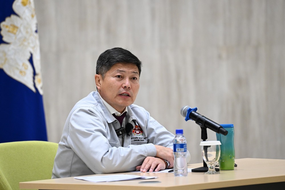 Х.Нямбаатар: Барилгын компаниуд зэвтэй усны асуудлаа шийдмээр байна
