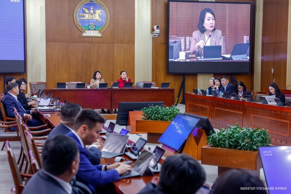 Багш нарын цалинг ирэх оны 1-р сарын 1-нээс 20 хувь, 7-р сараас 10 хувь нэмэгдүүлнэ